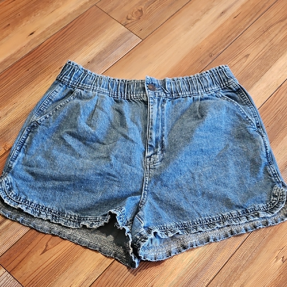 American Eagle Outfitters mom shorts